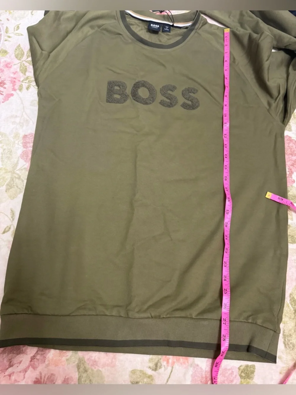 Hugo Boss NWT Crewneck with Terry Chenille appliqué - Picture 8 of 10